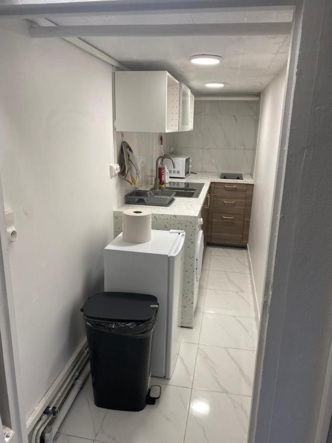 Nice Studio Livry Appartement *